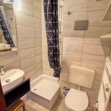 - Haus A, App 0a0703 Appartement *